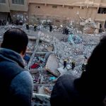 Aumenta a 23 los muertos tras derrumbe en El Cairo egipto