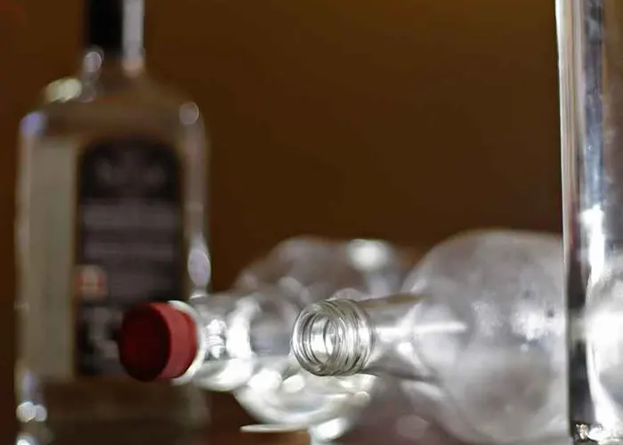 Suben a 42 los muertos por beber alcohol adulterado en México mexico