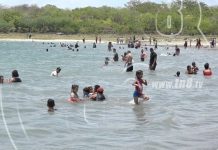 Familias disfrutan de ameno ambiente en Xiloá nicaragua
