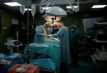 FUERTES IMÁGENES: Hombre queda con agujero en la cara tras recibir un diagnóstico erróneo