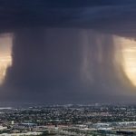 Captan un raro aguacero en Taiwán (VIDEO) raro