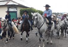 Caballistas de todo el país participan en el desfile hípico de Juigalpa