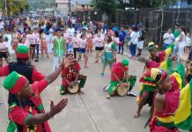 Costa Caribe visita Nueva Guinea en un intercambio cultural intercambio cultural