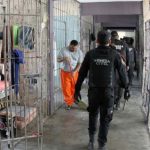 México: Dos presos vestidos como guardias escapan de una cárcel por la puerta principal mexico