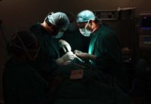Equipo canadiense trasplanta con éxito órganos con hepatitis C