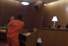 Ataca brutalmente a su abogado al ser condenado a 50 años de prisión estados unidos