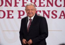 Presidente de México visita hospitales que tratan coronavirus mexico