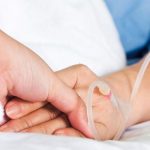 Argentino viola a su hijastra postrada en una cama argentina