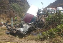 Volcadura de tráiler deja 8 muertos en Estado de México mexico