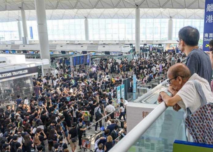 Aeropuerto-de-Hong-Kong_a83yMxh manifestantes