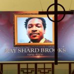 Otorgan fianza a expolicía que disparó al afroamericano Rayshard Brooks estados unidos