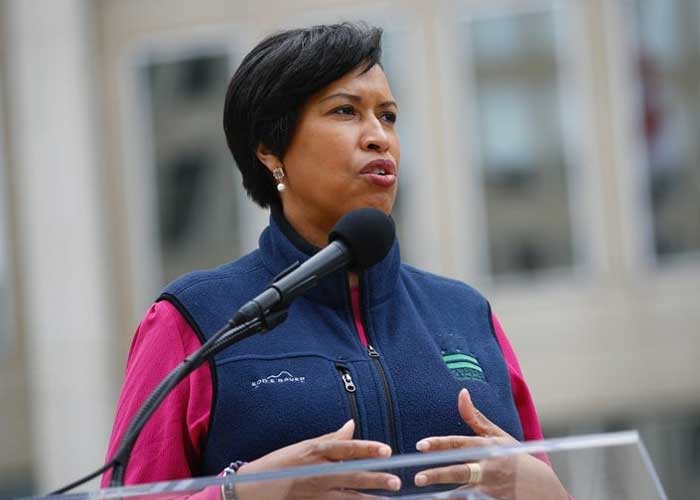 Alcaldesa de Roma reclamará indemnización por portada sexista muriel bowser
