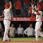 Simmons brilla con bate y guante y Angelinos vencen a Tigres andrelton