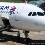 Protestan contra del cierre de la aerolínea Latam en Argentina latam argentina