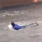 Hombre es arrastrado por fuerte corriente tras lluvias en El Salvador lluvias