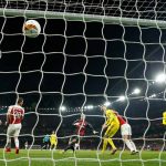 Arsenal y Napoli avanzan a octavos en la Liga Europa arsenal