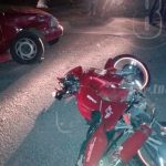 Hermanos lesionados al chocar con su moto contra un vehículo que les invadió carril nicaragua