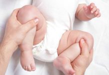 EE.UU. devuelve a una madre su bebé «lleno de polvo y piojos» estados unidos