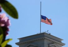 Trump ordena que las banderas ondeen a media asta tras masacre en California estados unidos
