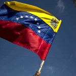 Venezolanos manifiestan estar afectados por las sanciones estadounidenses venezolanos