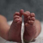 Muere un bebé de seis semanas a causa del coronavirus en Estados Unidos bebe