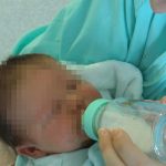 Acuerdo macabro en Perú: Envenenan a bebé con leche y raticida biberon