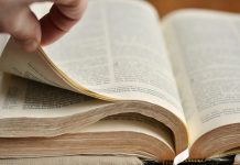 «Pastor» trata de ingresar drogas a cárcel dentro de una Biblia estados unidos