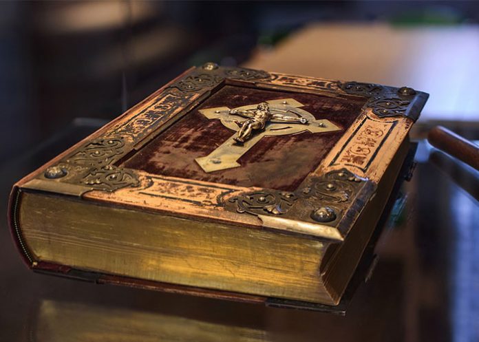 Biblia_lKK3thu profesores alemanes