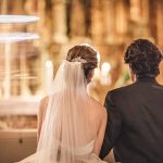 La extraña razón por qué las novias se ubican a la izquierda frente al altar ceremonia