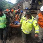 Nuevo derrumbe provoca al menos un muerto y 4 heridos graves en Bolivia derrumbe