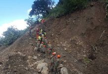 Sube a 14 el número de fallecidos por derrumbes en una carretera de Bolivia derrumbes