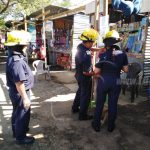 Bomberos inspeccionan tramos de pólvora en rotonda La Virgen tramos de polvora