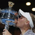 Wozniacki logra 1er major tras derrotar a Halep en Australia