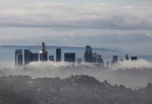 Tormentas causan apagones y aludes en California, EE.UU. estados unidos