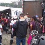 Rescatan a 137 guatemaltecos de un camión en México mexico