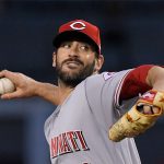 Harvey debuta con Rojos en triunfo sobre Dodgers 6-2 reds