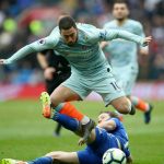 Chelsea remonta y vence a Cardiff en medio de polémica liga