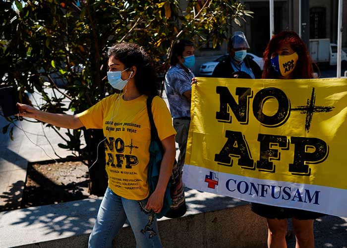 Chile_7LTgL5Q carabineros