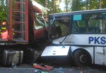 Choque de bus escolar deja 2 muertos y varios niños heridos en Polonia accidente de trafico