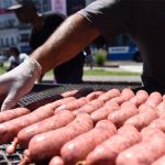 Prohíben vender «choripanes» afuera de las canchas argentinas argentina