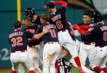 Con hit de Allen en la 11ma, Indios superan a Medias Rojas indios
