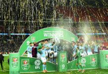 El City se exhibe y Guardiola levanta su primer título en Inglaterra manchester