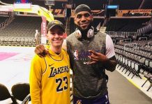 Lebron James cumple el deseo de un fanático en jornada navideña lebron