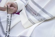 Sacerdote es acusado de abusar de dos hermanitas de 10 y 14 años parroco nestor genaro b