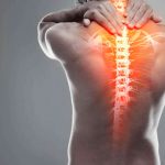 ¿Le duele la espalda y no puede dormir? Usted podría sufrir esta enfermedad dolores menstruales