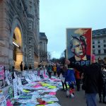 Comunidad LGBTQ protesta contra el Gobierno de EEUU frente al Hotel Trump