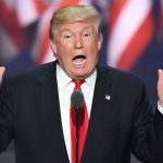 Marchan bajo la lluvia contra las políticas migratorias de Donald Trump