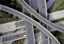 Trump desvela plan para «reconstruir la desmoronada infraestructura» de EE.UU. presidente de estados unidos