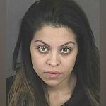 Mujer es detenida por explotar una muestra de su orina en una tienda de EE.UU. estados unidos