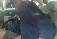 Presunto asesino de su madre, abuela y hermana enfrenta la justicia acusado